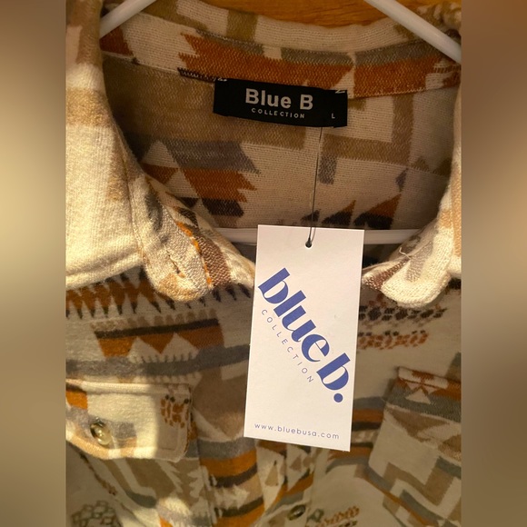 Woman’s aztec shacket - Picture 3 of 3